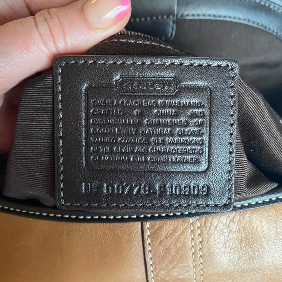 Coach Soho Shoulder Bag Burnish Tan & Brown 2 Tone Leather F10910 Vtg - Picture 9 of 16